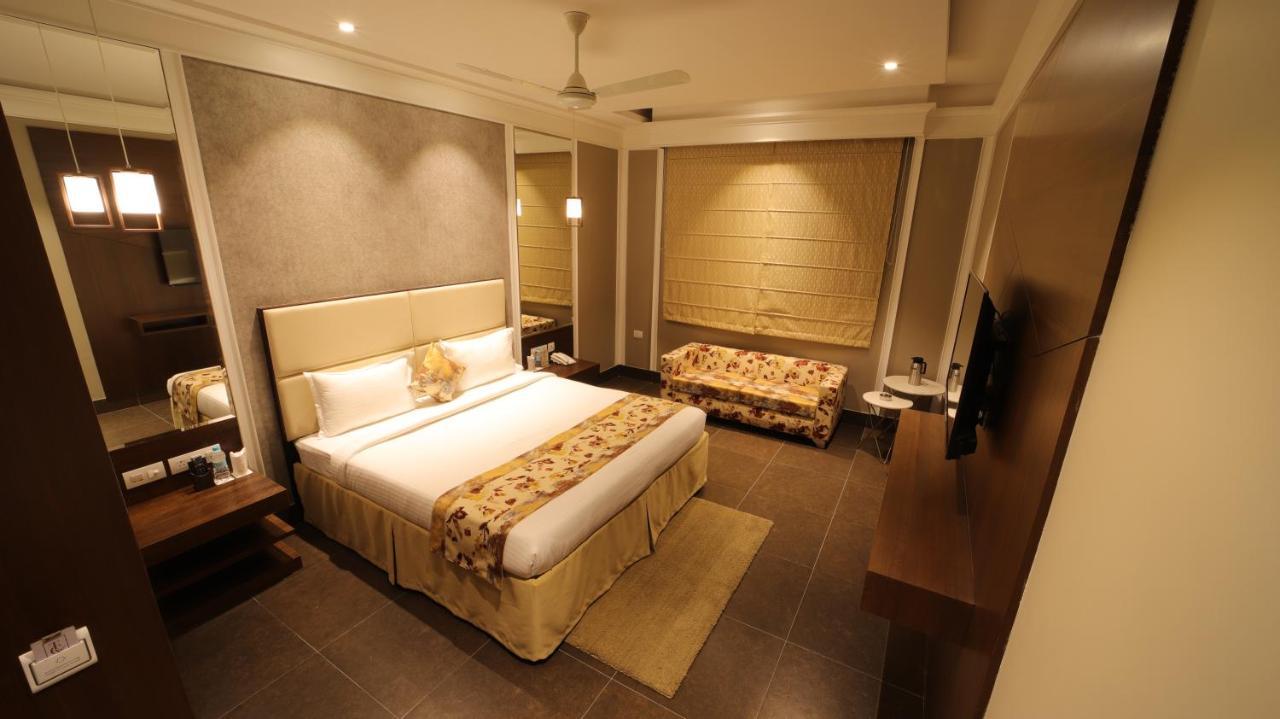 The Grand Village Moradabad Buitenkant foto