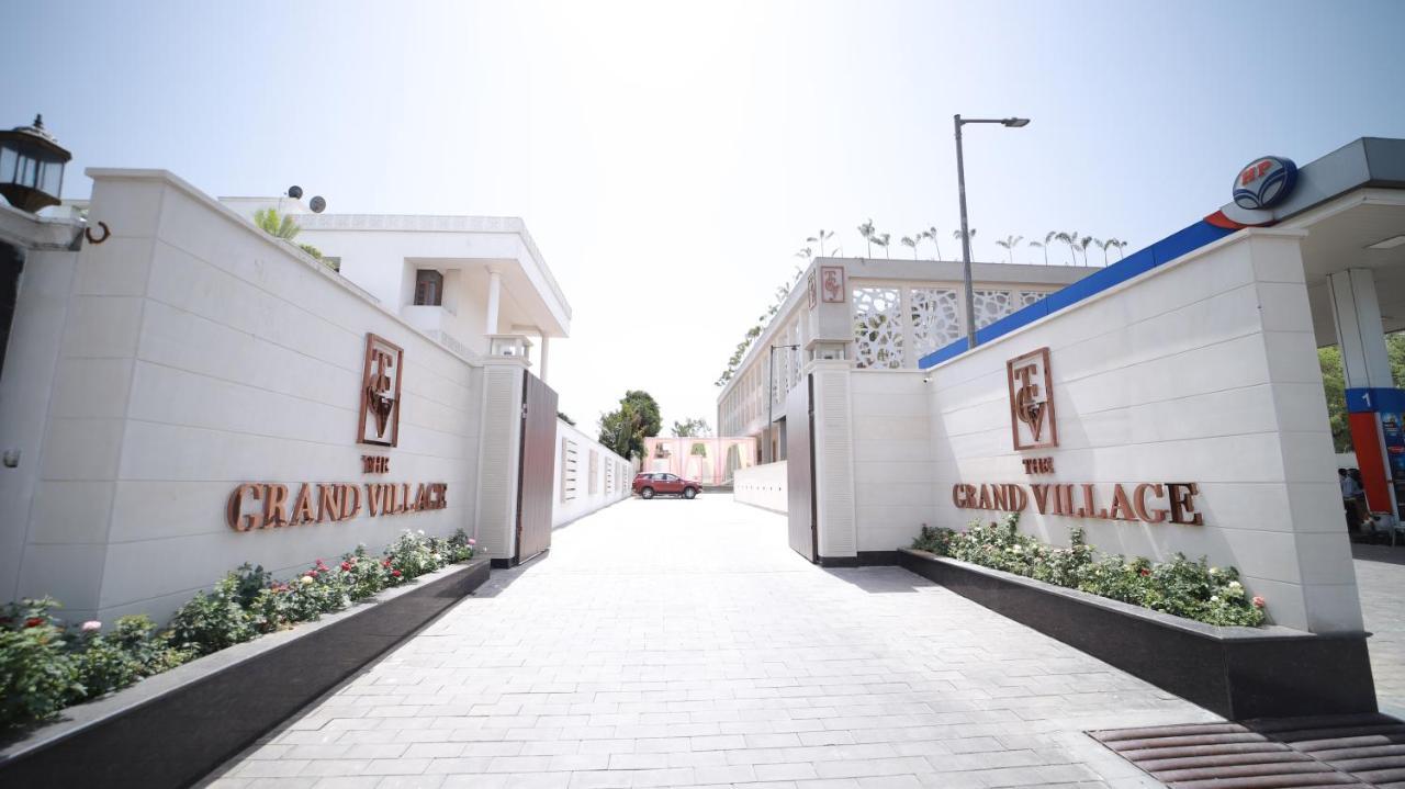 The Grand Village Moradabad Buitenkant foto